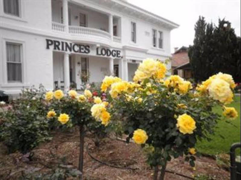 Princes Lodge Motel Adelaide Exterior photo